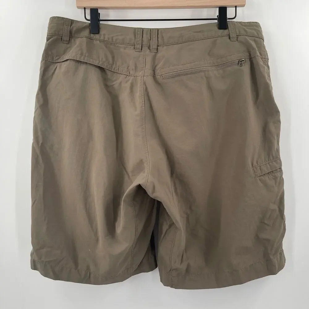 THE NORTH FACE Shorts Size 36 Green Athletic Hiking Outdoor Lightweight Pockets